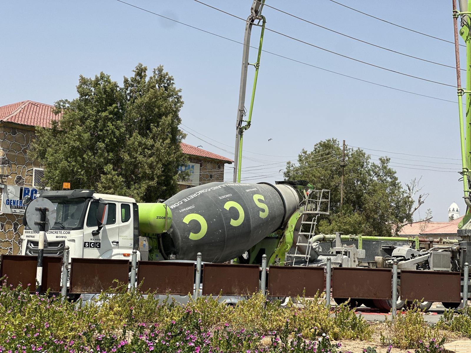 SCC Howo mixer in SCC livery
